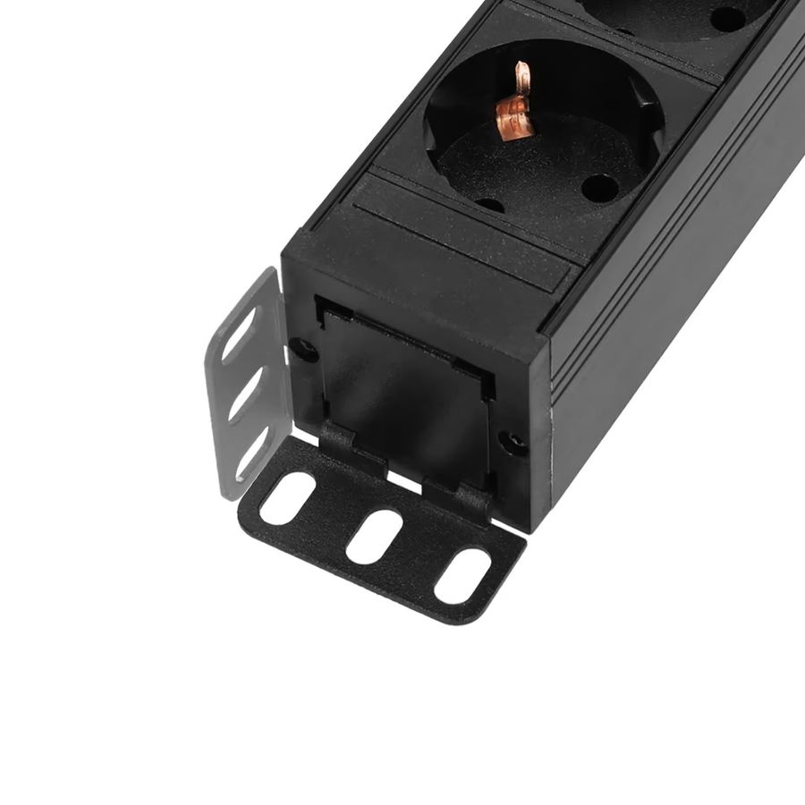Adam Hall RACK PDU 8S – 19” Strømskinne med 8 uttak og strømbryter