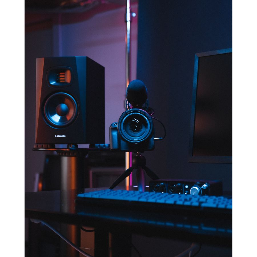 Adam Audio T5V Nearfield Monitor 2-way, 5