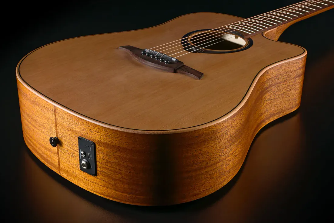 LAG HyVibe 10 Dreadnought Cutaway – Satin – HV10DCE (nyhet)